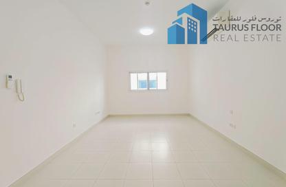 Apartment - Studio - 1 Bathroom for rent in Al Muteena Building - Al Muteena - Deira - Dubai