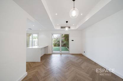 Villa - 2 Bedrooms - 3 Bathrooms for rent in Springs 8 - The Springs - Dubai Villa - 2 Bedrooms - 3 Bathrooms for rent in Springs 8 - The Springs - Dubai