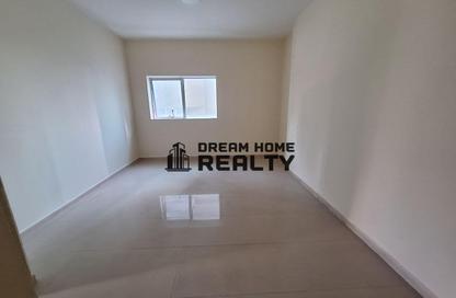 Apartment - 1 - 1 for rent in Al Hafeet Tower - Al Khan - Sharjah