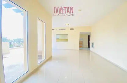 شقة - غرفة نوم - 2 حمامات للايجار في ياقوت - باب البحر - جزيرة المرجان - رأس الخيمة
