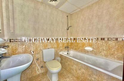 Apartment - 3 - 4 for rent in Al Mamzar - Al Mamzar - Sharjah - Sharjah