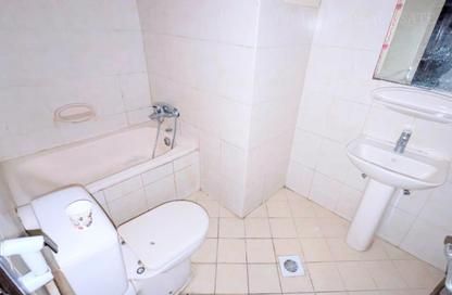 Apartment - 1 Bedroom - 2 Bathrooms for rent in Muwaileh 29 Building - Muwaileh - Sharjah