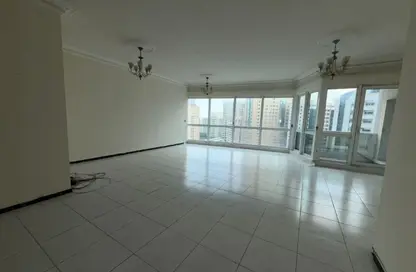 Apartment - 3 Bedrooms - 3 Bathrooms for rent in Al Majaz 3 - Al Majaz - Sharjah