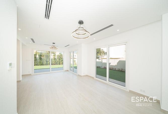 73843124 - Property Main Image