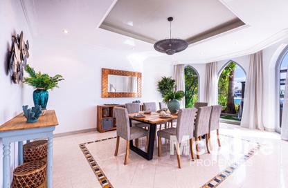 Villa - 5 Bedrooms - 7 Bathrooms for rent in Garden Homes Frond L - Garden Homes - Palm Jumeirah - Dubai