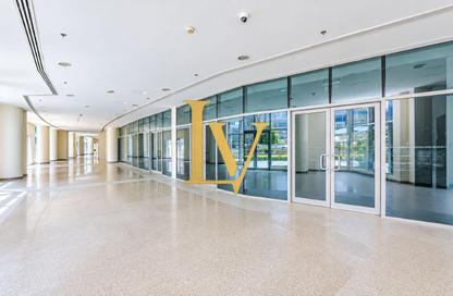 Retail - Studio - 1 for rent in Bay Central Tower Central - Bay Central - Dubai Marina - Dubai