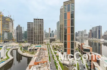 Apartment - 3 Bedrooms - 5 Bathrooms for rent in Jumeirah Living Business Bay - Business Bay - Dubai