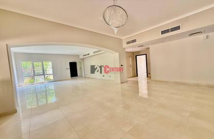 Villa - 4 Bedrooms - 5 Bathrooms for rent in Meadows 9 - Meadows - Dubai