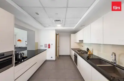 شقة - 3 غرف نوم - 5 حمامات للايجار في الفتان داون تاون - السطوة - دبي