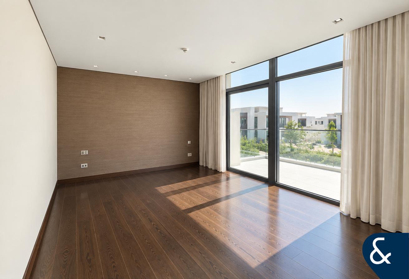 Unfurnished | Golf View | Upgraded photo 11