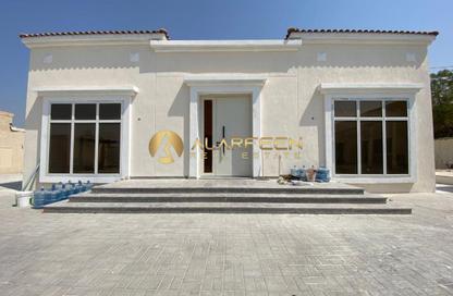 Villa - 3 - 4 for rent in Al Muhaisnah 3 - Al Muhaisnah - Dubai