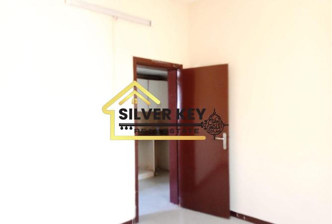 Hot Offer-1BHK in 22K with Split AC