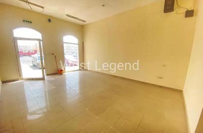 متجر - استوديو - 2 حمامات للايجار في L08 - طراز يوناني - المدينة العالمية - دبي متجر - استوديو - 2 حمامات للايجار في L08 - طراز يوناني - المدينة العالمية - دبي