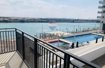 Apartment - 2 Bedrooms - 2 Bathrooms for rent in Waters Edge - Yas Island - Abu Dhabi