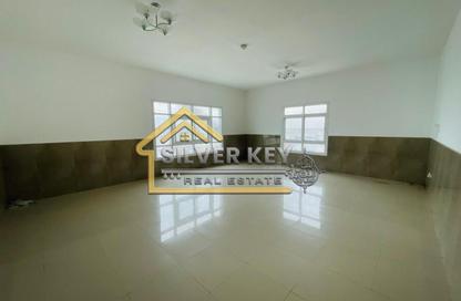 Apartment - 2 Bedrooms - 3 Bathrooms for rent in Bu Tina - Al Sharq - Sharjah