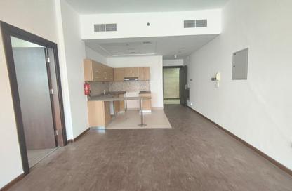 Apartment - 1 Bedroom - 2 Bathrooms for rent in Binghatti Views - Dubai Silicon Oasis - Dubai