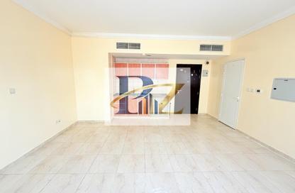 Apartment - Studio - 1 for rent in Fire Station Road - Muwaileh - Sharjah Apartment - Studio - 1 for rent in Fire Station Road - Muwaileh - Sharjah