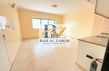 Apartment - Studio - 1 for rent in Fire Station Road - Muwaileh - Sharjah