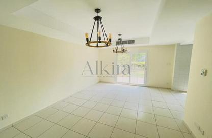 Villa - 2 Bedrooms - 3 Bathrooms for rent in Springs 4 - The Springs - Dubai
