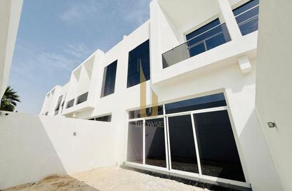 Villa - 3 Bedrooms - 3 Bathrooms for rent in Umm Suqeim 2 Villas - Umm Suqeim 2 - Umm Suqeim - Dubai