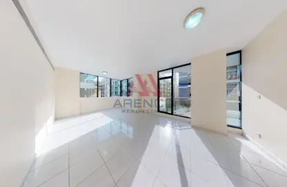 Apartment - 3 Bedrooms - 4 Bathrooms for rent in Golden Sands 7 - Mankhool - Bur Dubai - Dubai