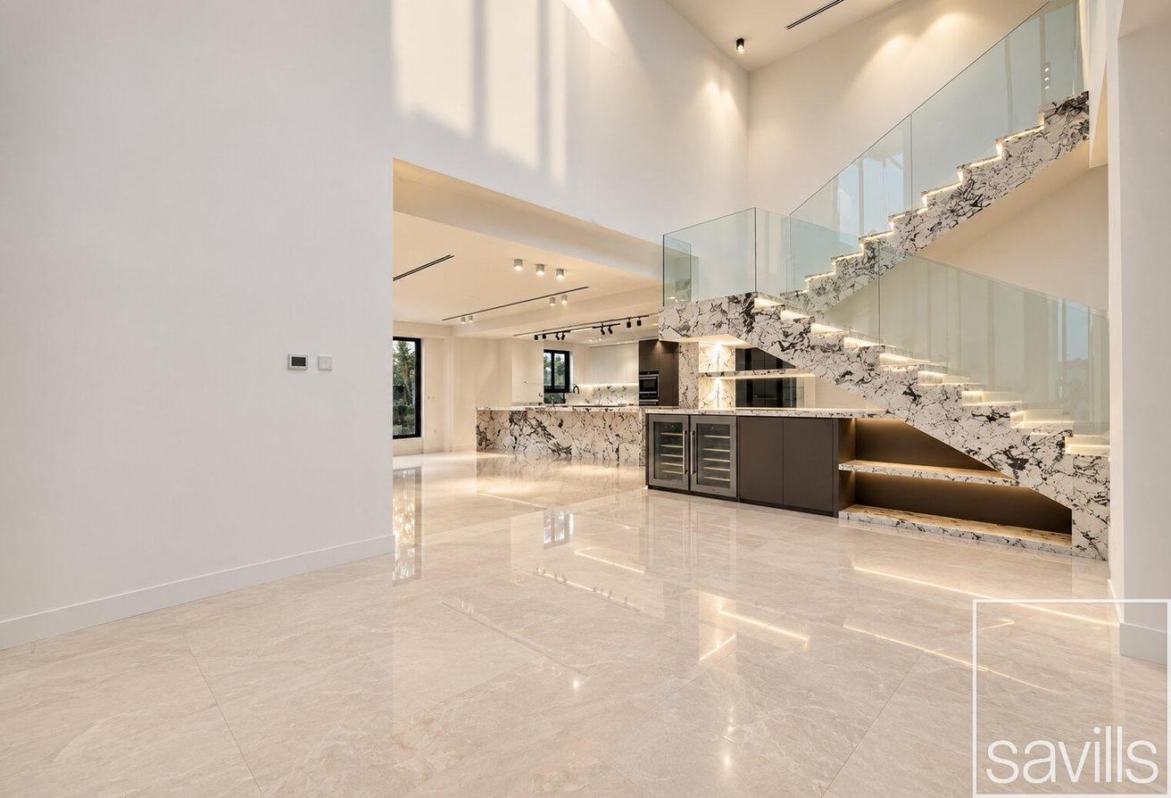 Main Lake | Renovated Villa | Unfurnished photo 4