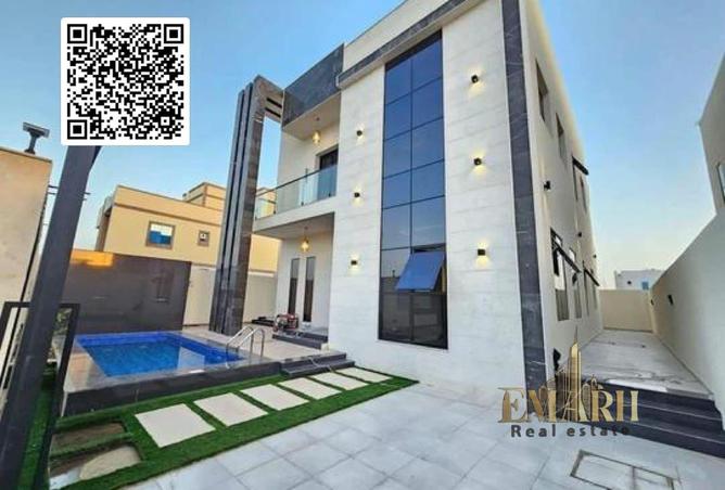 Luxurious villa in quiet area with pool near E311