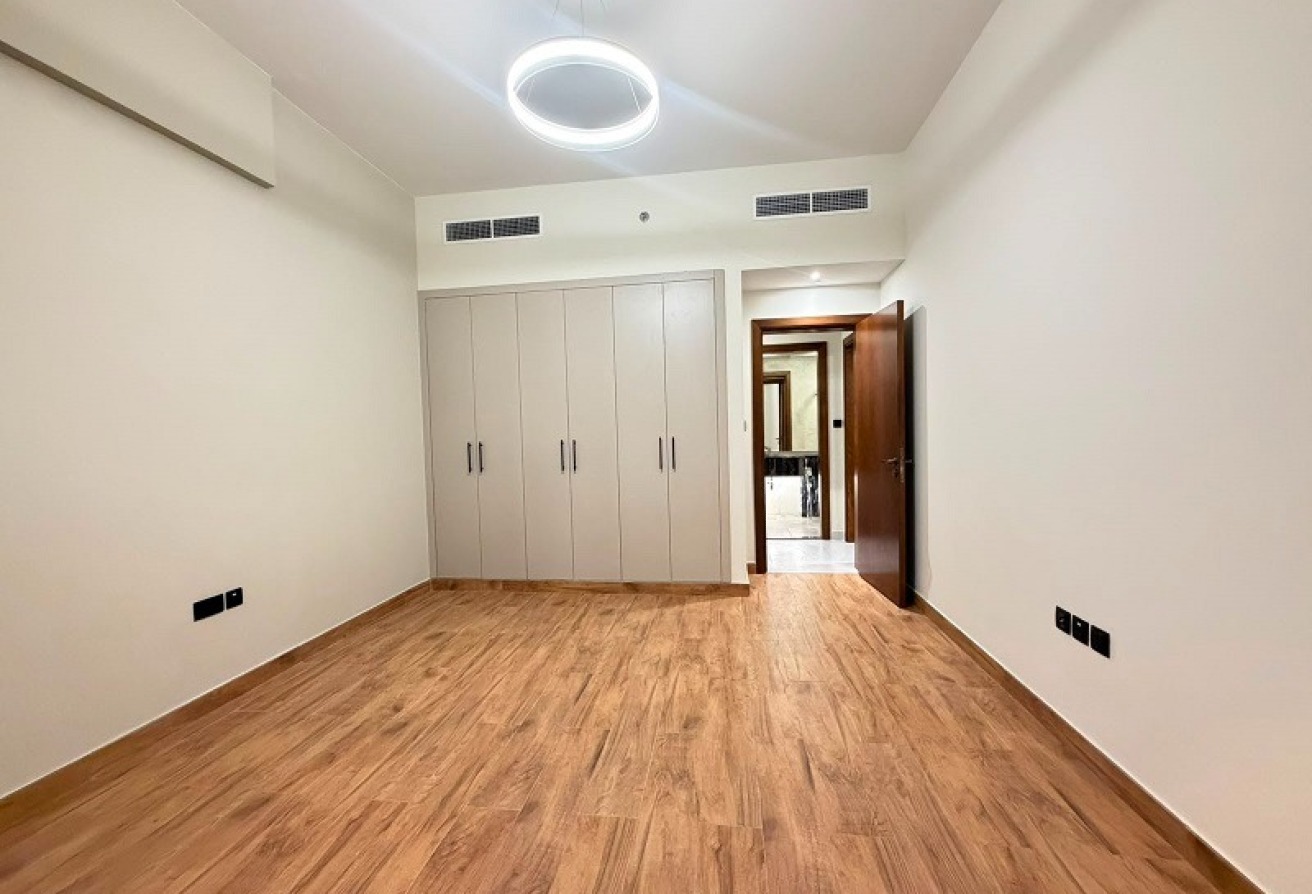 Vacant | Spacious | Near Metro | New Built gallery image