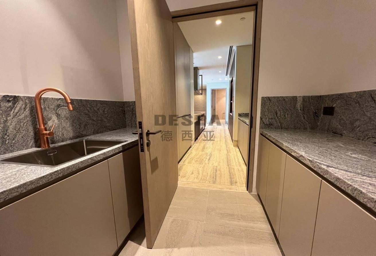 2BR Penthouse | Sea View | Luxury Living photo 8