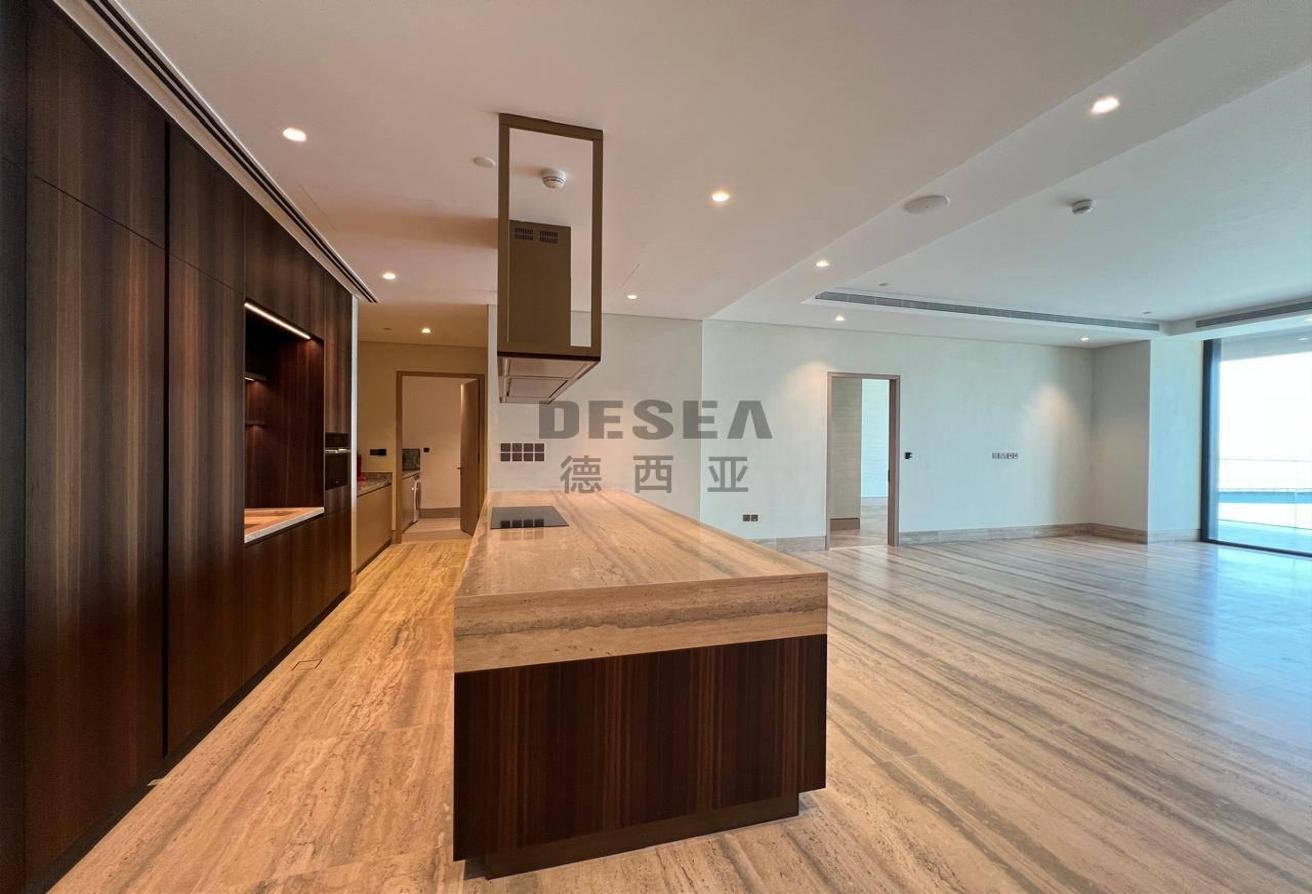 2BR Penthouse | Sea View | Luxury Living photo 6