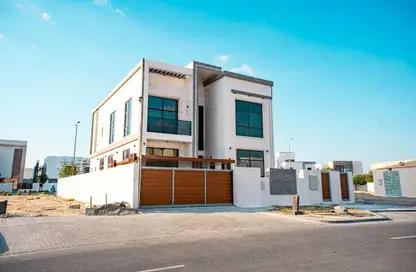 Villa - 5 Bedrooms - 7 Bathrooms for sale in Alreeman - Al Shamkha - Abu Dhabi