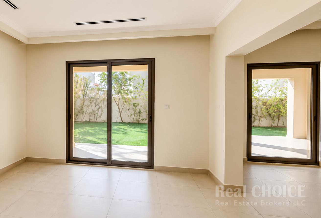 Skyline Elegance | Luxurious 5BR | Maid room photo 5