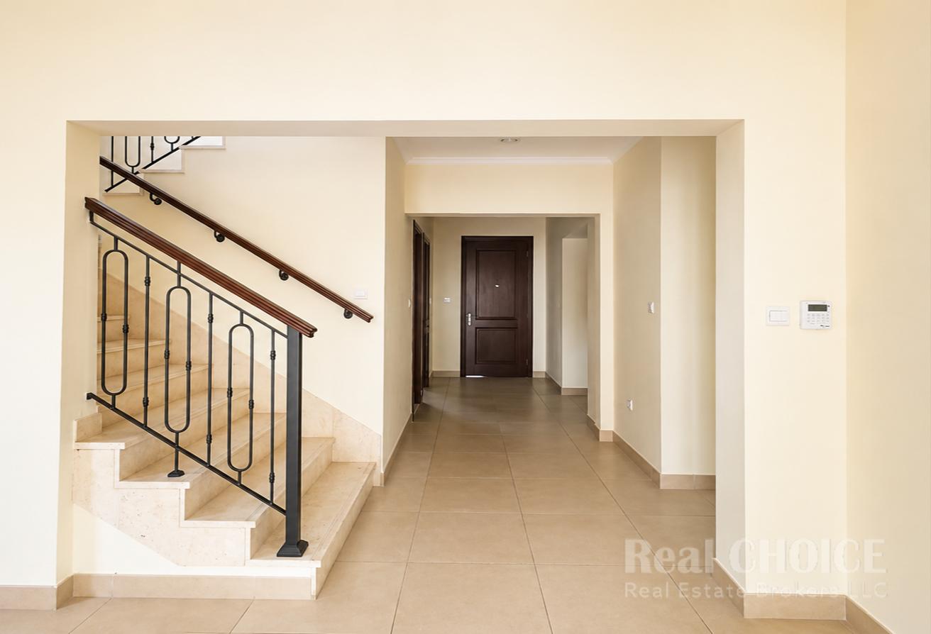 Skyline Elegance | Luxurious 5BR | Maid room photo 6