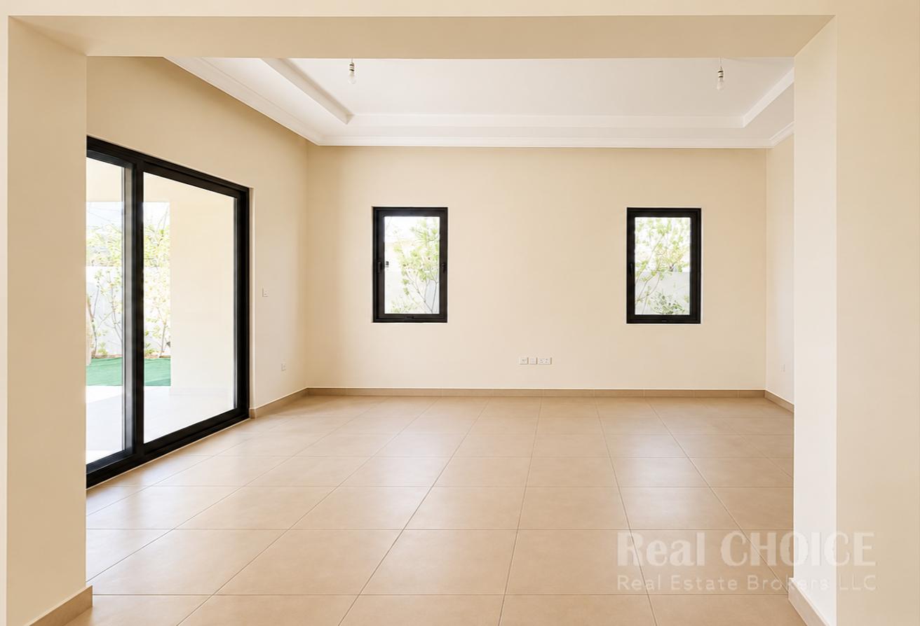 Skyline Elegance | Luxurious 5BR | Maid room photo 4