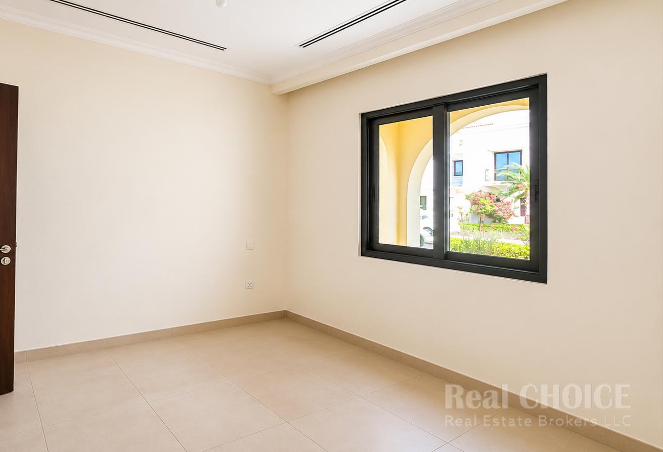 Skyline Elegance | Luxurious 5BR | Maid room photo 10