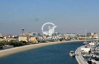 Apartment - Studio - 1 for rent in Palm Views East - Palm Views - Palm Jumeirah - Dubai