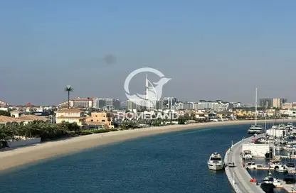 Apartment - Studio - 1 Bathroom for rent in Palm Views East - Palm Views - Palm Jumeirah - Dubai