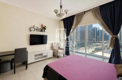 Apartment - Studio - 1 for rent in Burj Al Nujoom - Downtown Dubai - Dubai