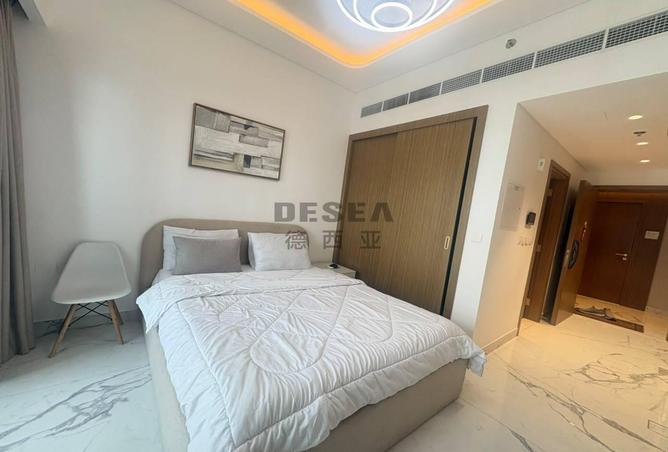 Brand New | Fully Furnished | Vacant photo 2