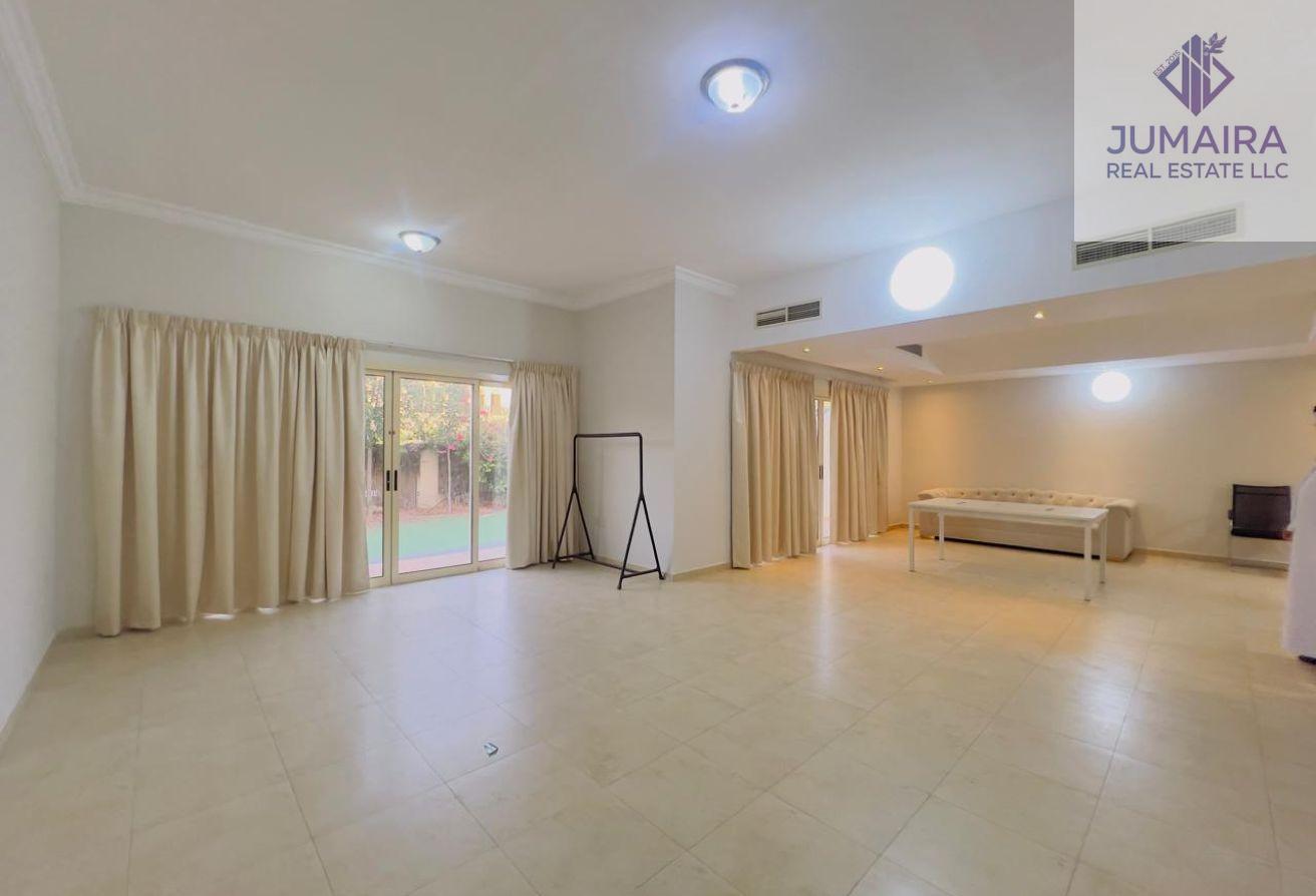 Perfect Family Home | 3BR Townhouse Close to Pool