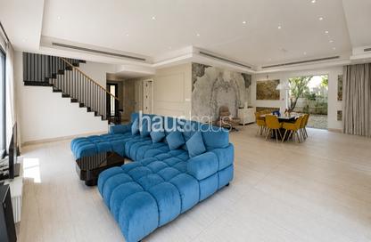 Villa - 4 Bedrooms - 5 Bathrooms for rent in District 4 - Jumeirah Park - Dubai Villa - 4 Bedrooms - 5 Bathrooms for rent in District 4 - Jumeirah Park - Dubai