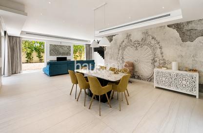 Villa - 4 Bedrooms - 5 Bathrooms for rent in District 4 - Jumeirah Park - Dubai