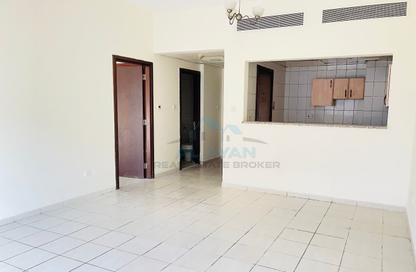 Apartment - 1 - 2 for rent in Building T10 - Spain Cluster - International City - Dubai