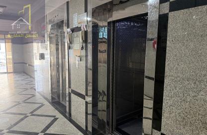 عمارة بالكامل - 8 غرف نوم - 8 حمامات للبيع في مجمع مويلح - تجارية مويلح - الشارقة