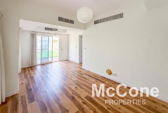 70275237 - Property Image 2