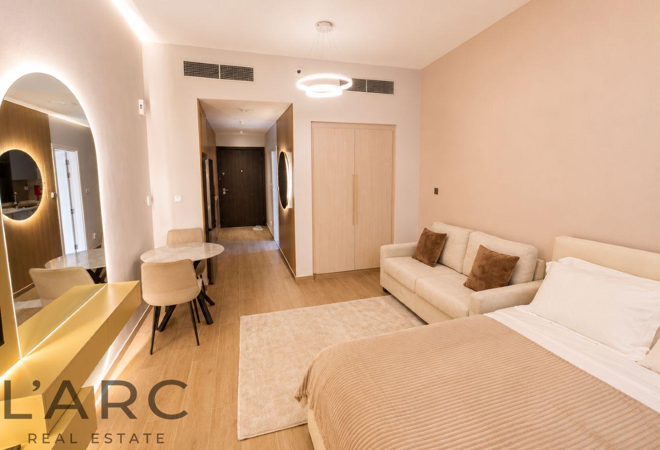 Fully Furnished | High Floor | Skyline Views photo 3