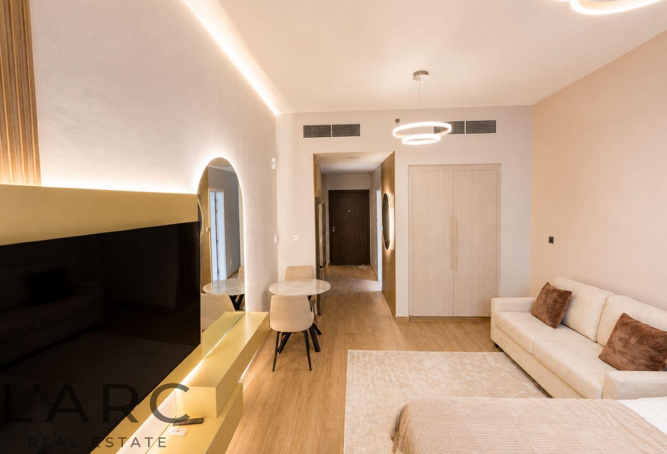 Fully Furnished | High Floor | Skyline Views photo 4