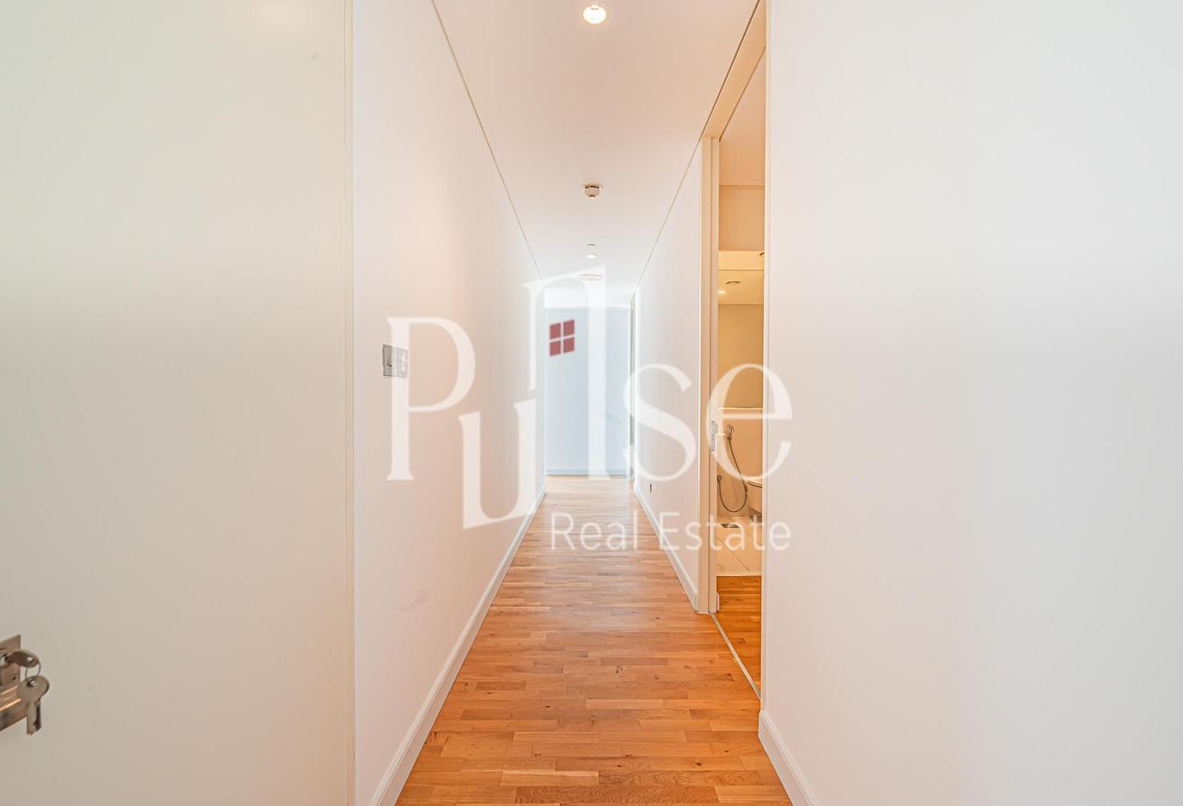 Unfurnished 3BR + Maids | High Floor | Burj View photo 17