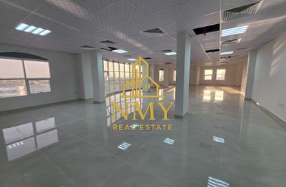 Full Floor - Studio - 4 Bathrooms for rent in Court Villa - Dafan Al Khor - Ras Al Khaimah