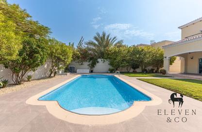 Villa - 5 Bedrooms - 5 Bathrooms for rent in District 4 - Jumeirah Park - Dubai